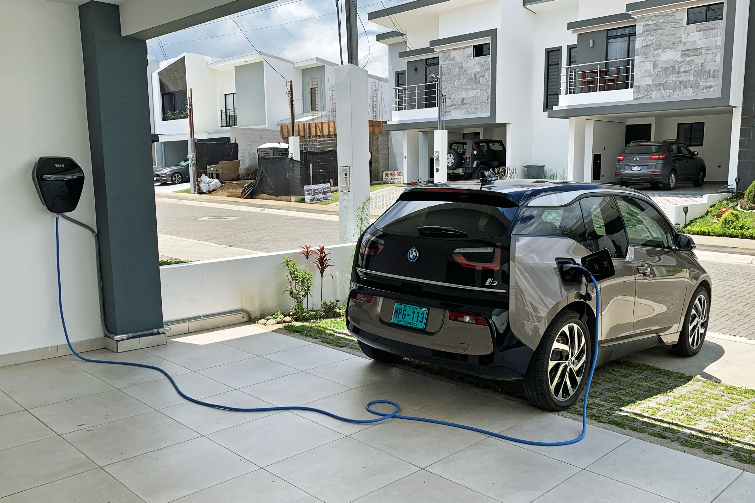 Elektroauto an einer privaten Ladestation